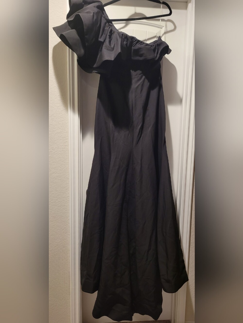 One-Shoulder Ruffle Mermaid Gown - Picture 7 of 9